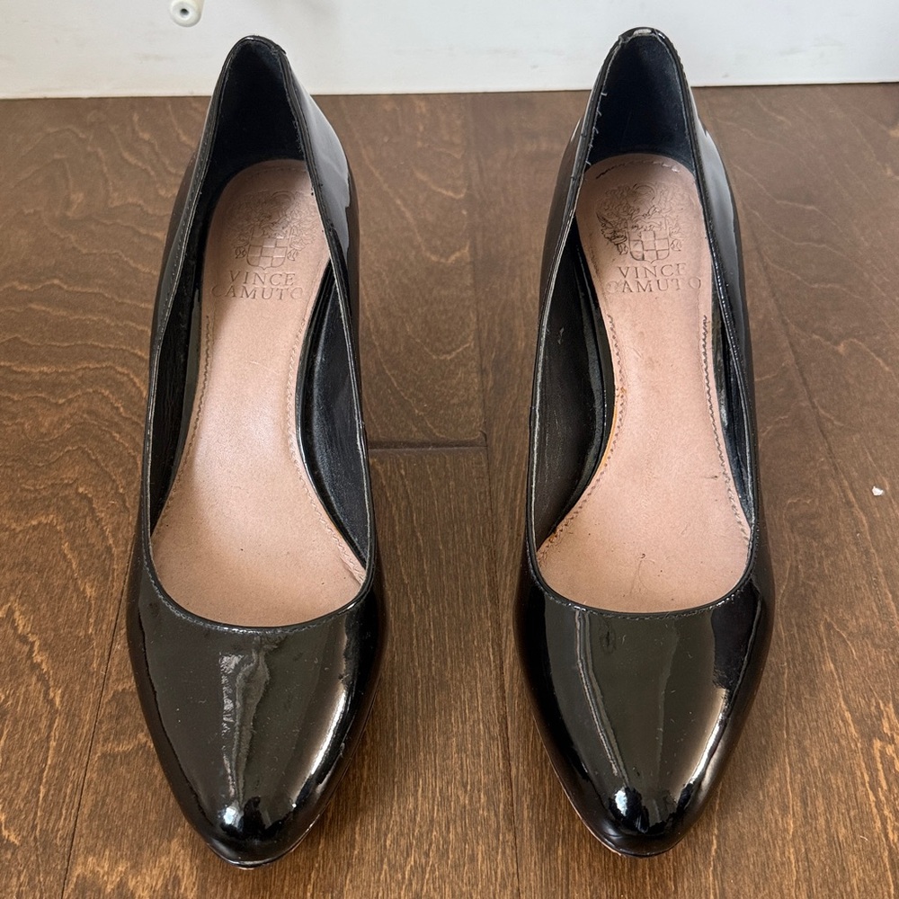 Vince Camuto Glossy Black Pumps